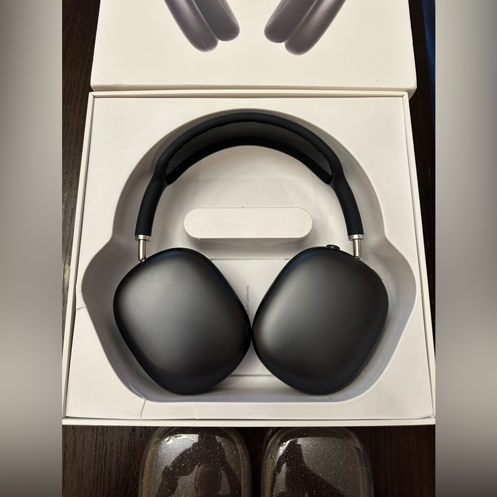 Apple AirPod Max Headphones with Smart Case
